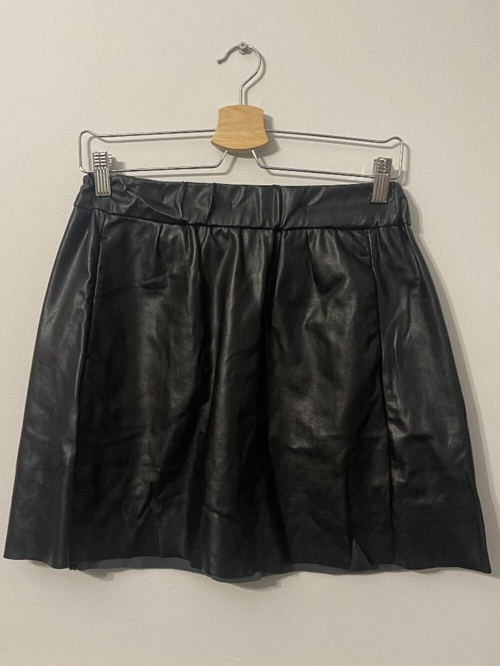ARITZIA WILFRED FAUX LEATHER MINI SKIRT IN BLACK SIZE SMALL